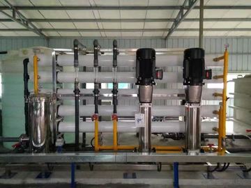SUS304 पानी की टंकी रिवर्स ऑस्मोसिस प्लांट RO वाटर ट्रीटमेंट / फ़िल्टरिंग / प्यूरीफाइंग सिस्टम