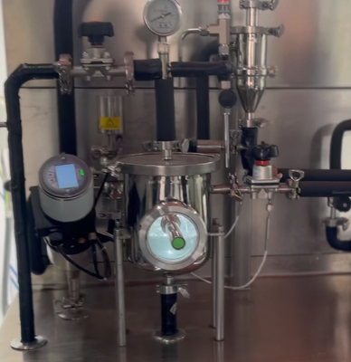 दूध/रस/दूध पाउडर के लिए 50L/H 5.0Mpa डीएसआई नसबंदी मशीन